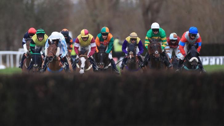 Horse racing at Uttoxeter